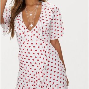 Pretty little thing hearts print white dress NWT ❤️ San Valentine’s Day❤️